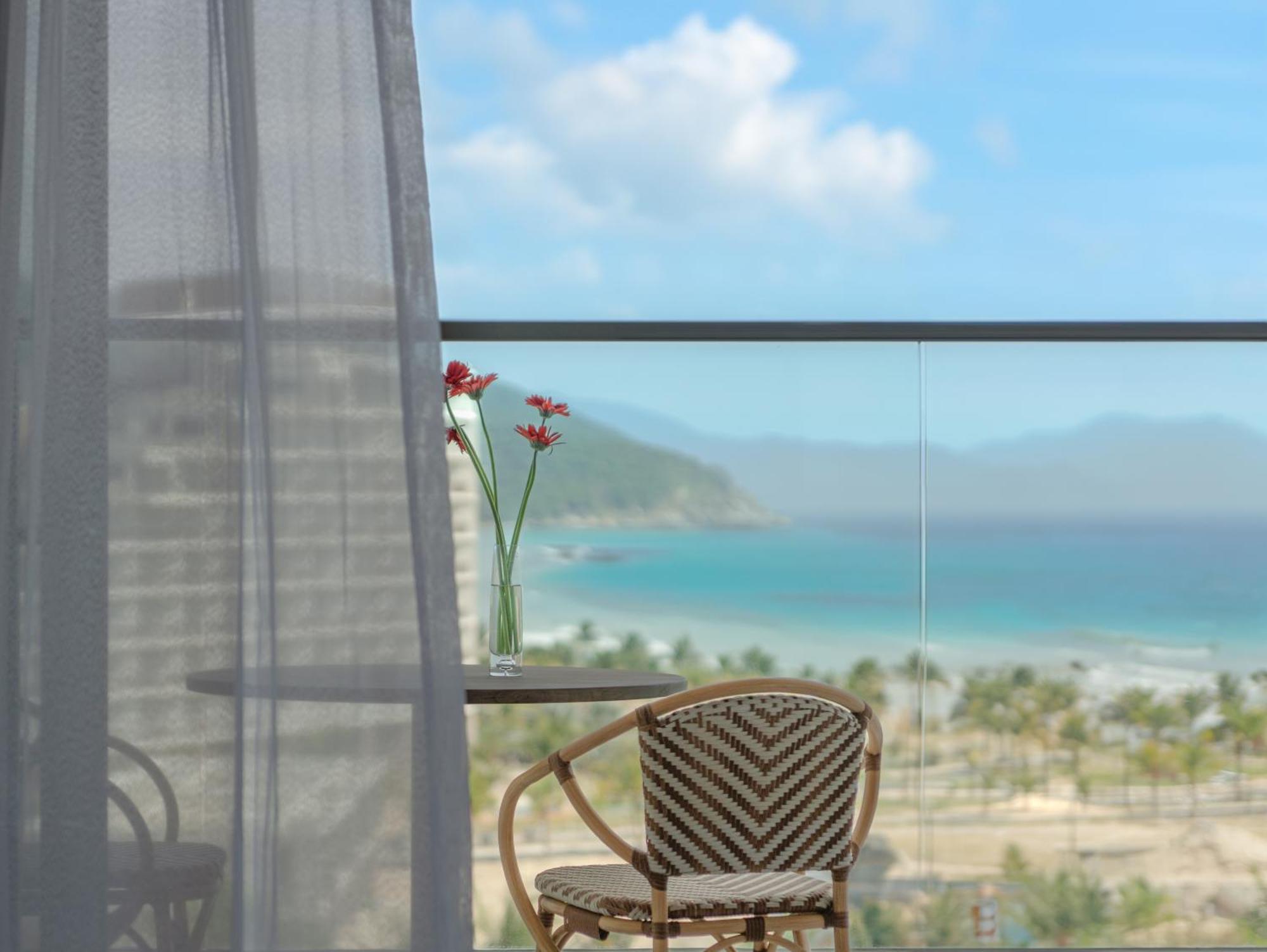 Aquamarine Beachfront Resort & Spa Камрань Экстерьер фото